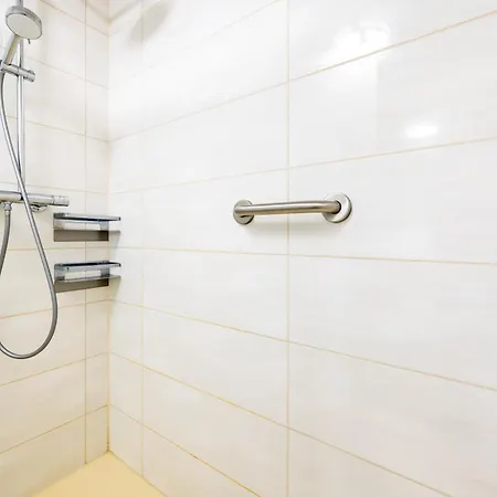 Exklusive Ferienwohnung Am Suedstrand Mit Meerblick & Balkon Wohnung 10 Lejlighed *